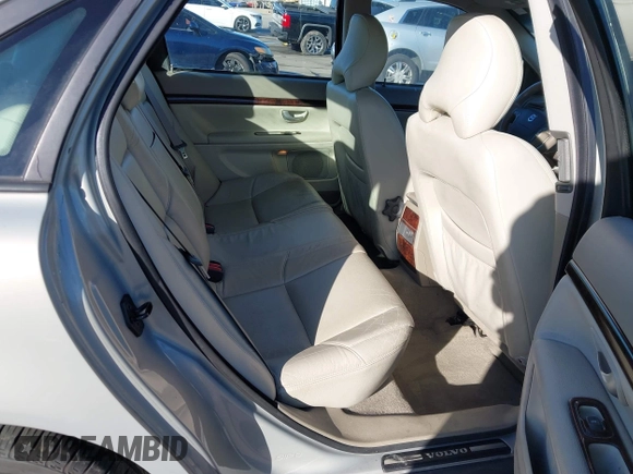 2003 Volvo S80 with VIN YV1TS91Z931311900, listed as a IAAI auction lot 41312816 with 98,650 mi miles. Bid and sale history available at carsss.com. Image 8.