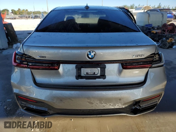 2022 BMW 7 Series 750i xDrive z VIN WBA7U2C01NCK62283, wystawiony jako Copart lot #83007534 z przebiegiem Nie podano mil oraz Szkoda całkowita • Salvage title. Historia ofert i sprzedaży dostępna na DreamBid. Obrazek 6.