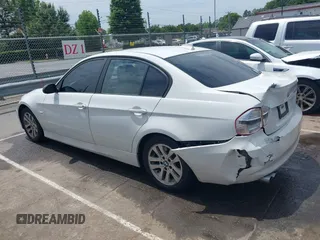 2007 BMW 3 Series 328i z VIN WBAVA33547KX83556, wystawiony jako IAAI lot #42302137 z przebiegiem 108 686 mil mil oraz . Historia ofert i sprzedaży dostępna na DreamBid. Obrazek 14.