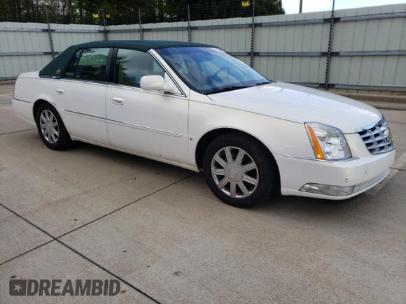 2006 Cadillac DTS 1SD z VIN 1G6KD57Y86U146074, wystawiony jako Copart lot #52917235 z przebiegiem 133 956 mil mil oraz Tytuł czysty. Historia ofert i sprzedaży dostępna na DreamBid. Obrazek 4.
