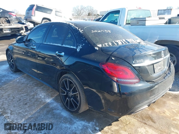 2019 Mercedes-Benz C 300 z VIN 55SWF8DB9KU322058, wystawiony jako IAAI lot #41387405 z przebiegiem 73 483 mil mil oraz . Historia ofert i sprzedaży dostępna na DreamBid. Obrazek 3.