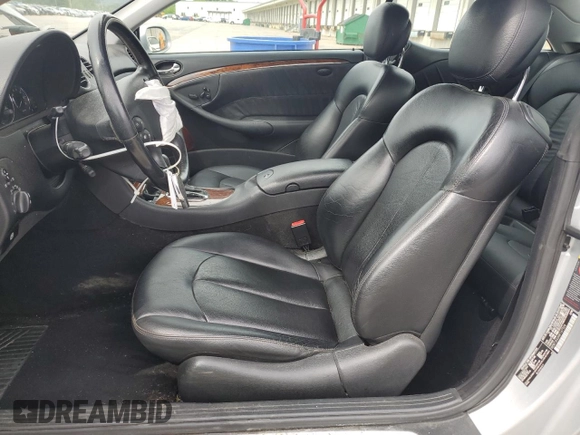 2006 Mercedes-Benz CLK 350 z VIN WDBTJ56JX6F167526, wystawiony jako Copart lot #57222425 z przebiegiem 100 397 mil mil oraz Szkoda całkowita • Salvage title. Historia ofert i sprzedaży dostępna na DreamBid. Obrazek 7.