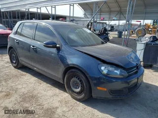 2013 Volkswagen Golf w/Conv & Sunroof with VIN WVWDB7AJ3DW118946, listed as a IAAI auction lot 41695348 with 129,413 mi miles. Bid and sale history available at carsss.com. Image 1.