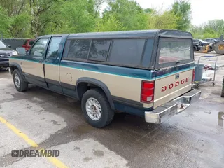 1993 Dodge Dakota with VIN 1B7GL23Y4PS188099, listed as a IAAI auction lot 42116332 with 224,864 mi miles and . Bid and sale history available at carsss.com. Image 3.