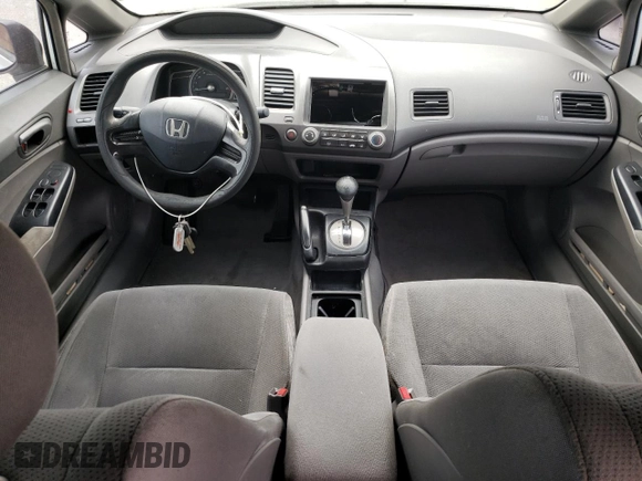 2006 Honda Civic z VIN 1HGFA16236L138730, wystawiony jako Copart lot #55713124 z przebiegiem 260 169 mil mil oraz Czysty tytuł • Clean title. Historia ofert i sprzedaży dostępna na DreamBid. Obrazek 8.