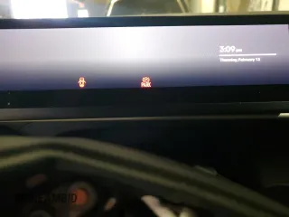 2023 Fisker Ocean One z VIN VCF1ZBU27PG004274, wystawiony jako Copart lot #44961025 z przebiegiem Nie podano mil oraz Szkody całkowita. Historia ofert i sprzedaży dostępna na DreamBid. Obrazek 9.