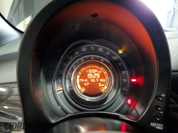2012 FIAT 500 Sport z VIN 3C3CFFBR5CT344350, wystawiony jako Copart lot #51921105 z przebiegiem 110 394 mil mil oraz Szkody całkowita. Historia ofert i sprzedaży dostępna na DreamBid. Obrazek 9.