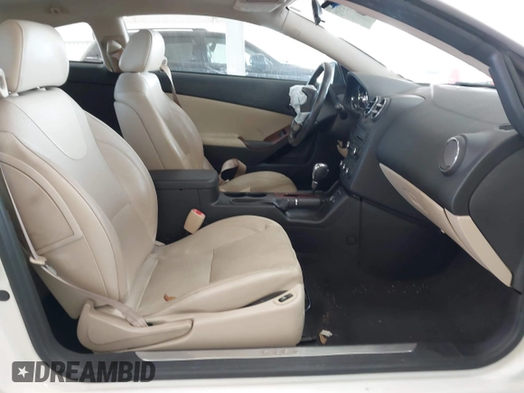 2007 Pontiac G6 GT with VIN 1G2ZH17N174253150, listed as a IAAI auction lot 42335192 with Not provided miles and . Bid and sale history available at DreamBid. Image 5.