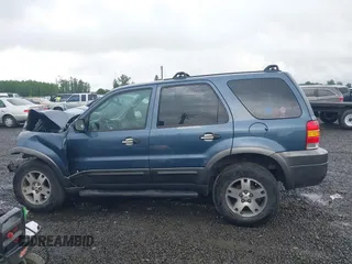 2005 Ford Escape XLT с VIN 1FMYU03125KB02628, выставлен на аукционе IAAI как лот 42222882 с пробегом Не указан миль и . История ставок и продаж доступна на DreamBid. Изображение 14.
