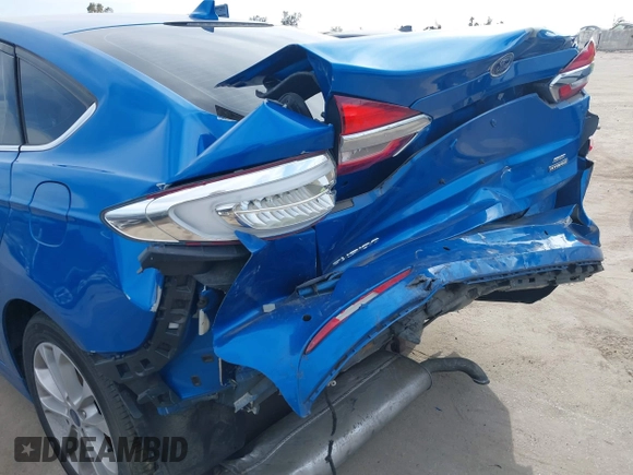 2020 Ford Fusion SE with VIN 3FA6P0LU3LR233370, listed as a IAAI auction lot 42221789 with 70,771 mi miles and . Bid and sale history available at DreamBid. Image 6.