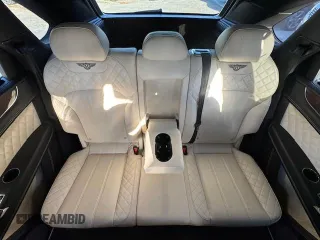 2017 Bentley Bentayga W12 z VIN SJAAC2ZV1HC014037, wystawiony jako Copart lot #54799655 z przebiegiem 36 099 mil mil oraz Szkody całkowita. Historia ofert i sprzedaży dostępna na DreamBid. Obrazek 10.