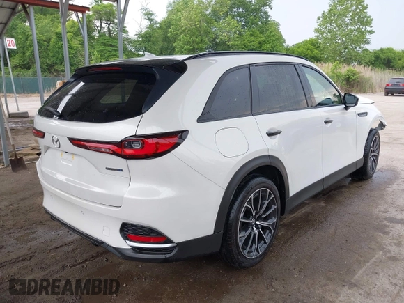 2025 Mazda CX-70 Premium Plus z VIN JM3KJEHA6S1111740, wystawiony jako IAAI lot #42287159 z przebiegiem 2 502 mil mil oraz . Historia ofert i sprzedaży dostępna na DreamBid. Obrazek 4.