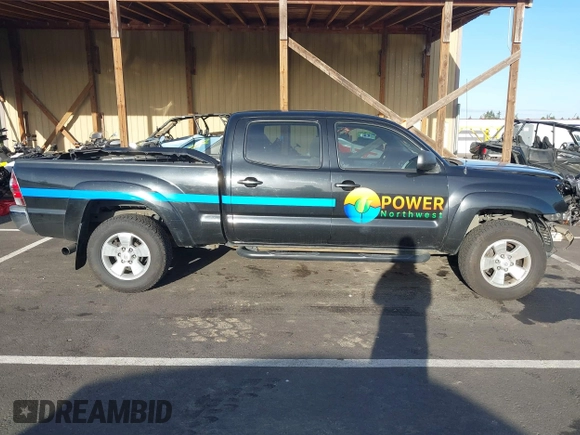 2005 Toyota Tacoma PreRunner with VIN 5TEKU72NX5Z024621, listed as a IAAI auction lot 40382089 with 180,080 mi miles. Bid and sale history available at carsss.com. Image 14.