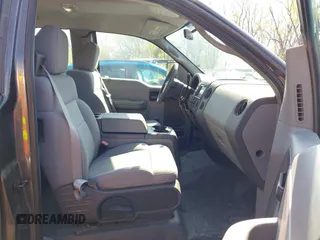 2006 Ford F-150 STX z VIN 1FTRX02W56KB40160, wystawiony jako IAAI lot #41992886 z przebiegiem 107 910 mil mil oraz . Historia ofert i sprzedaży dostępna na DreamBid. Obrazek 5.