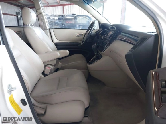 2001 Toyota Highlander with VIN JTEGF21A410022192, listed as a IAAI auction lot 41536750 with 243,401 mi miles. Bid and sale history available at carsss.com. Image 5.
