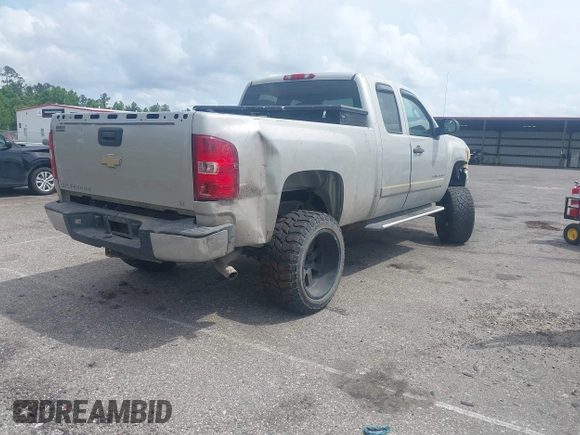 2008 Chevrolet Silverado 1500 1LT with VIN 2GCEC19C781149327, listed as a IAAI auction lot 42126913 with 194,629 mi miles and . Bid and sale history available at DreamBid. Image 4.