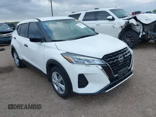 2022 Nissan Kicks S z VIN 3N1CP5BV0NL484702, wystawiony jako IAAI lot #42135850 z przebiegiem 40 496 mil mil oraz . Historia ofert i sprzedaży dostępna na DreamBid. Obrazek 1.