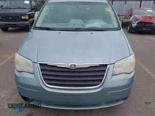 2008 Chrysler Town & Country LX with VIN 2A8HR44H18R652698, listed as a IAAI auction lot 41787323 with 199,163 mi miles. Bid and sale history available at carsss.com. Image 6.
