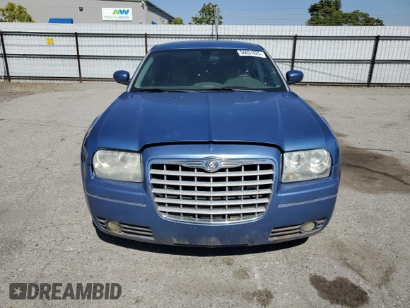 2007 Chrysler 300 Touring z VIN 2C3KA53G17H846188, wystawiony jako Copart lot #56031625 z przebiegiem 121 198 mil mil oraz Szkoda całkowita • Salvage title. Historia ofert i sprzedaży dostępna na DreamBid. Obrazek 5.