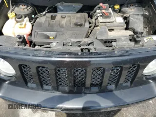 2015 Jeep Patriot Sport z VIN 1C4NJPBBXFD203960, wystawiony jako Copart lot #57860435 z przebiegiem 239 164 mil mil oraz Szkoda całkowita • Salvage title. Historia ofert i sprzedaży dostępna na DreamBid. Obrazek 12.