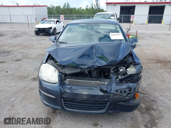 2010 Volkswagen Jetta SEL with VIN 3VWRX7AJ4AM155780, listed as a IAAI auction lot 42670291 with 146,409 mi miles and . Bid and sale history available at DreamBid. Image 12.
