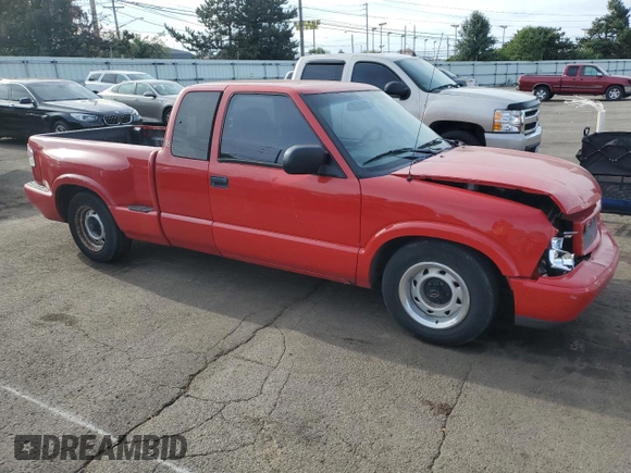 2000 GMC Sonoma SLS z VIN 1GTCS19W1Y8114591, wystawiony jako Copart lot #70182694 z przebiegiem 182 093 mil mil oraz Szkody całkowita. Historia ofert i sprzedaży dostępna na DreamBid. Obrazek 4.