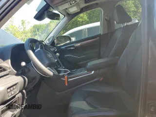 2023 Toyota Highlander L z VIN 5TDKDRAHXPS006529, wystawiony jako Copart lot #52457715 z przebiegiem 31 118 mil mil oraz Szkoda całkowita • Salvage title. Historia ofert i sprzedaży dostępna na DreamBid. Obrazek 7.