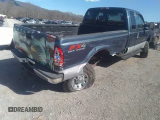 2004 Ford F-250 XL z VIN 1FTNX21P04EB90318, wystawiony jako IAAI lot #41640316 z przebiegiem 218 352 mil mil oraz . Historia ofert i sprzedaży dostępna na DreamBid. Obrazek 6.