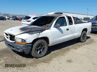 2000 Dodge Dakota Sport with VIN 1B7GL22N8YS563128, listed as a IAAI auction lot 41707337 with 1 mi miles. Bid and sale history available at carsss.com. Image 2.