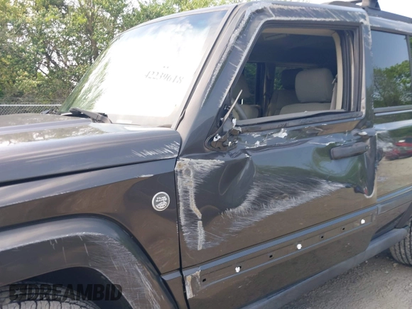 2006 Jeep Commander z VIN 1J8HG48N56C141782, wystawiony jako IAAI lot #42239618 z przebiegiem 113 037 mil mil oraz . Historia ofert i sprzedaży dostępna na DreamBid. Obrazek 6.