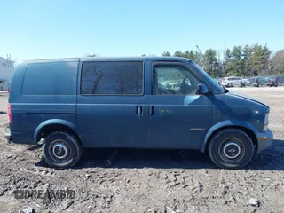 1998 Chevrolet Astro Cargo Van with VIN 1GCDM19W1WB194599, listed as a IAAI auction lot 41771541 with 178,607 mi miles. Bid and sale history available at carsss.com. Image 13.