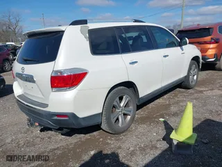 2012 Toyota Highlander Limited with VIN 5TDYK3EH4CS052018, listed as a IAAI auction lot 41731421 with 197,132 mi miles. Bid and sale history available at carsss.com. Image 4.