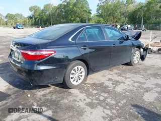 2017 Toyota Camry XLE z VIN 4T1BF1FK1HU805219, wystawiony jako IAAI lot #42199342 z przebiegiem 133 102 mil mil oraz . Historia ofert i sprzedaży dostępna na DreamBid. Obrazek 4.