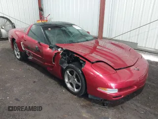 2001 Chevrolet Corvette with VIN 1G1YY22G515113067, listed as a IAAI auction lot 40221194 with 87,020 mi miles. Bid and sale history available at carsss.com. Image 1.