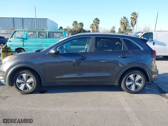 2018 Kia Niro Plug-In Hybrid LX with VIN KNDCM3LD9J5212675, listed as a IAAI auction lot 41359769 with 1 mi miles. Bid and sale history available at carsss.com. Image 14.