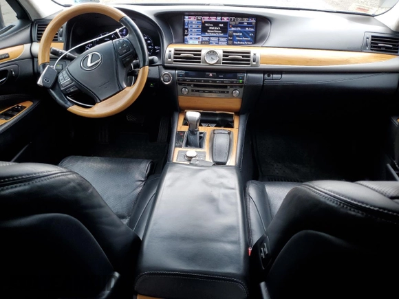 2014 Lexus LS 460 L with VIN JTHDL5EF9E5006987, listed as a Copart auction lot 44515875 with 130,618 mi miles and Salvage title. Bid and sale history available at DreamBid. Image 8.