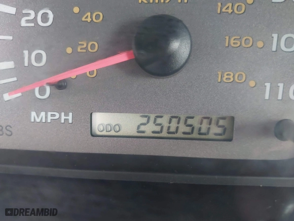 2003 Toyota Sequoia Limited with VIN 5TDBT48A43S183652, listed as a IAAI auction lot 41549774 with 250,505 mi miles. Bid and sale history available at carsss.com. Image 16.