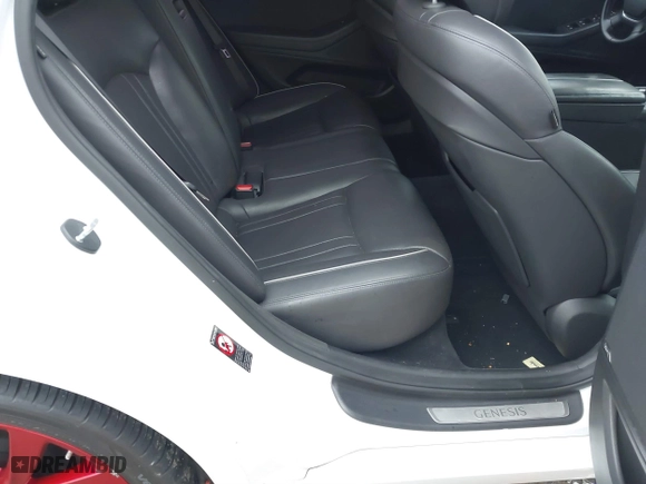 2015 Hyundai Genesis 5.0L with VIN KMHGN4JF9FU030122, listed as a IAAI auction lot 41166461 with 120,230 mi miles. Bid and sale history available at carsss.com. Image 8.