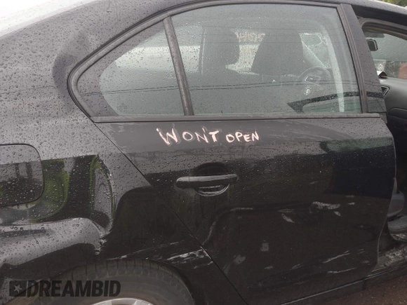 2014 Volkswagen Jetta S with VIN 3VW2K7AJ7EM435702, listed as a IAAI auction lot 42434400 with 117,953 mi miles and . Bid and sale history available at DreamBid. Image 8.