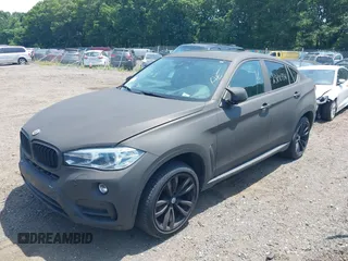 2016 BMW X6 xDrive35i z VIN 5UXKU2C5XG0N83220, wystawiony jako IAAI lot #39197569 z przebiegiem Nie podano mil oraz . Historia ofert i sprzedaży dostępna na DreamBid. Obrazek 13.