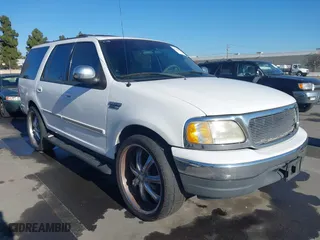 1999 Ford Expedition XLT with VIN 1FMRU17L5XLA02641, listed as a IAAI auction lot 41453529 with 122,690 mi miles. Bid and sale history available at carsss.com. Image 1.