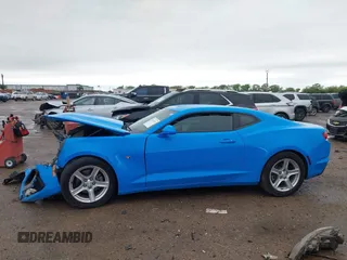 2023 Chevrolet Camaro 1LT z VIN 1G1FB1RS1P0140463, wystawiony jako IAAI lot #41952133 z przebiegiem 42 043 mil mil oraz . Historia ofert i sprzedaży dostępna na DreamBid. Obrazek 14.