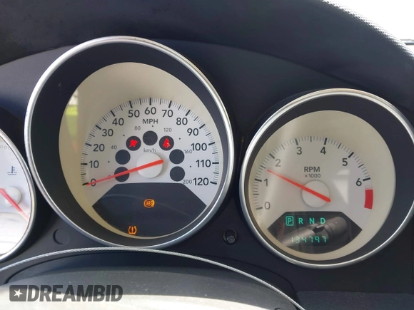 2009 Dodge Caliber SXT z VIN 1B3HB48A79D103215, wystawiony jako IAAI lot #41973831 z przebiegiem 134 797 mil mil oraz . Historia ofert i sprzedaży dostępna na DreamBid. Obrazek 7.