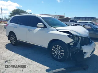 2013 Nissan Pathfinder SL with VIN 5N1AR2MN9DC681755, listed as a IAAI auction lot 39735714 with 137,128 mi miles. Bid and sale history available at carsss.com. Image 1.