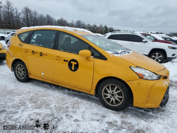 2015 Toyota Prius v Two with VIN JTDZN3EU0FJ039275, listed as a Copart auction lot 45040045 with 389,322 mi miles and Clean Title. Bid and sale history available at carsss.com. Image 4.