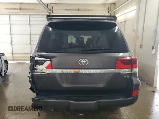 2017 Toyota Land Cruiser z VIN JTMCY7AJ7H4058200, wystawiony jako Copart lot #56744945 z przebiegiem 92 389 mil mil oraz Szkody całkowita. Historia ofert i sprzedaży dostępna na DreamBid. Obrazek 6.