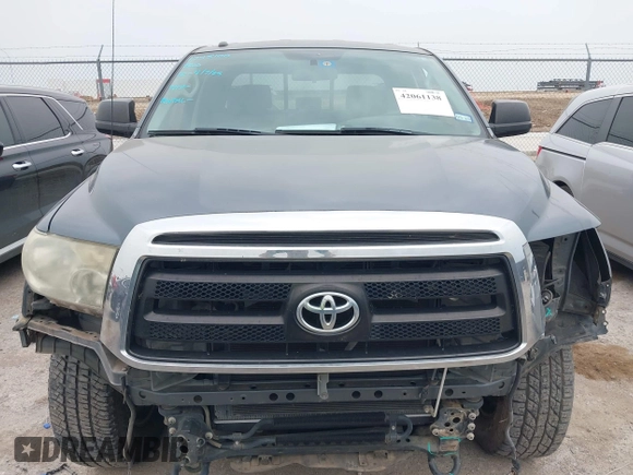 2010 Toyota Tundra z VIN 5TFUW5F10AX137509, wystawiony jako IAAI lot #42061138 z przebiegiem 139 128 mil mil oraz . Historia ofert i sprzedaży dostępna na DreamBid. Obrazek 12.