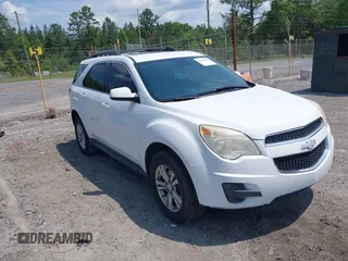 2013 Chevrolet Equinox LT z VIN 2GNALDEK7D1141324, wystawiony jako IAAI lot #42320490 z przebiegiem 158 523 mil mil oraz . Historia ofert i sprzedaży dostępna na DreamBid. Obrazek 1.