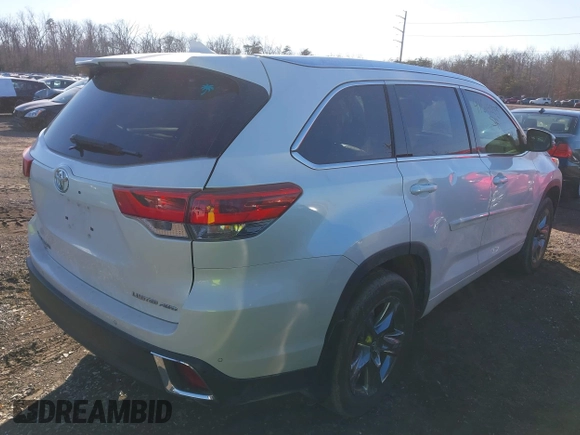 2018 Toyota Highlander Limited z VIN 5TDDZRFH5JS820243, wystawiony jako IAAI lot #41614333 z przebiegiem 98 596 mil mil oraz . Historia ofert i sprzedaży dostępna na DreamBid. Obrazek 4.