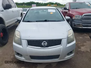 2010 Nissan Sentra S z VIN 3N1AB6AP1AL695996, wystawiony jako IAAI lot #42450128 z przebiegiem 199 606 mil mil oraz . Historia ofert i sprzedaży dostępna na DreamBid. Obrazek 12.